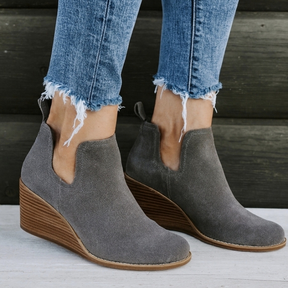 Toms Shoes - Toms Kallie Gray Suede, Boho-chic Cut-out, Stacked Wedge Comfort Bootie WMS 9W